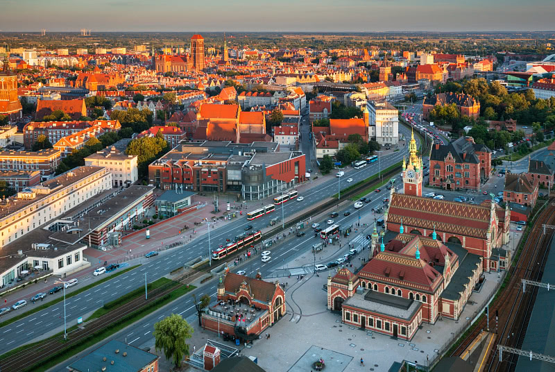 Railway station and city center