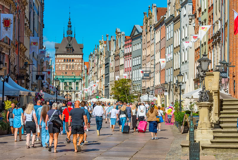 The hustle and bustle of Dluga Street