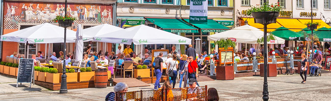 Restaurants along Pitkän Street in Gdansk